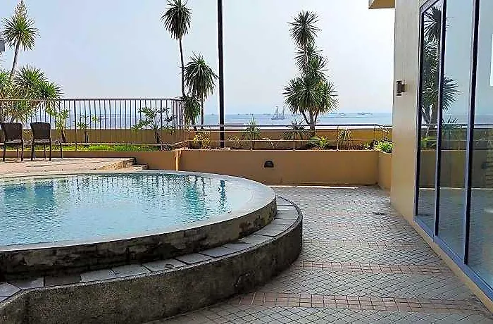 ホテル Grand Riviera マニラ市